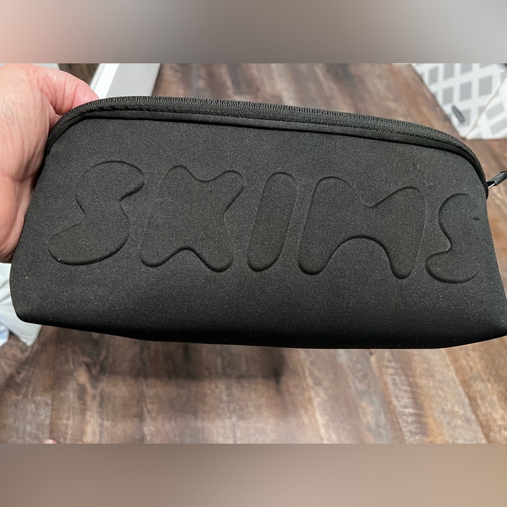 SKIMS Black Neoprene Cosmetic Travel Zippered Black Bag NWT